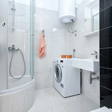 Apartment Rajna *